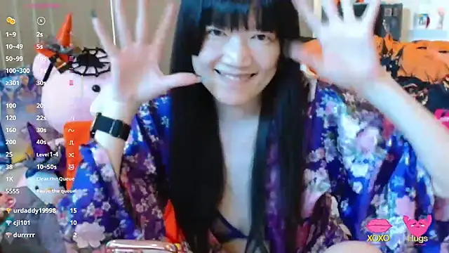 SilViAjpn - Flash tits