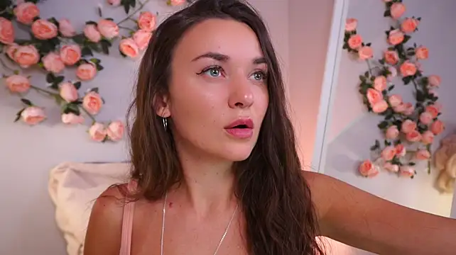 YayMaya - squezze ass!