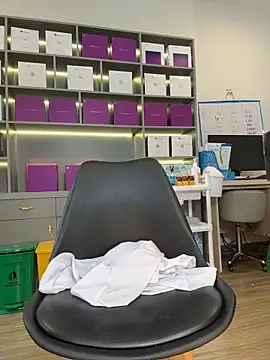 Secretly_masturbating - masturbating with the doctor at the clin