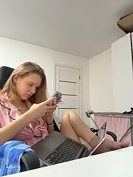 Ketitull - JUMPING ON A PILLOW + FLASH PUSSY