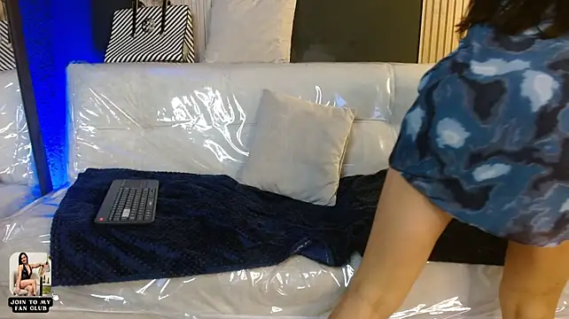 Victoria_1126 - Oil over all my body