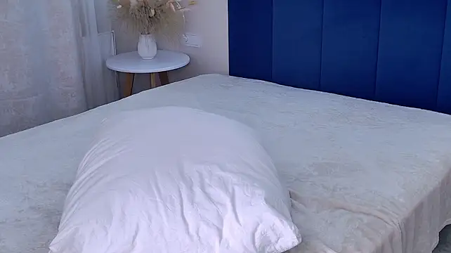 Alexis_Lovely - oil tits show