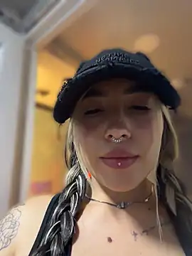 ManuelaVeeleez - play pussy with ingers