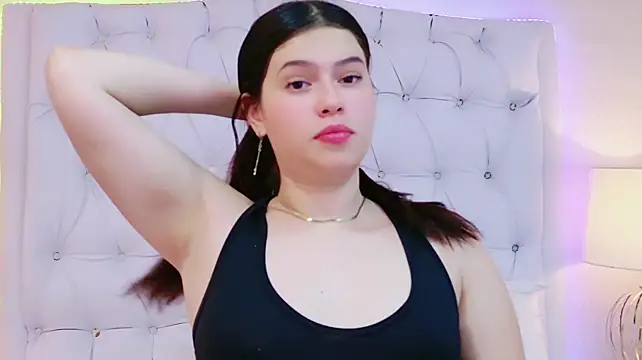 CarolineOlsen - Squeeze nipples 🥵