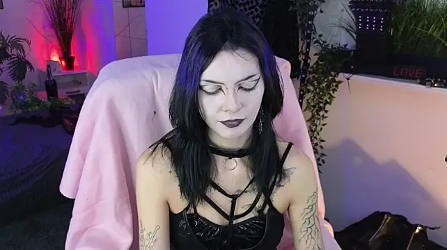 LorenLoiss - Show Mistress ass