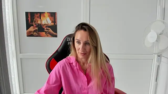 LilyDreamm - I want to buy myself new cosmetics