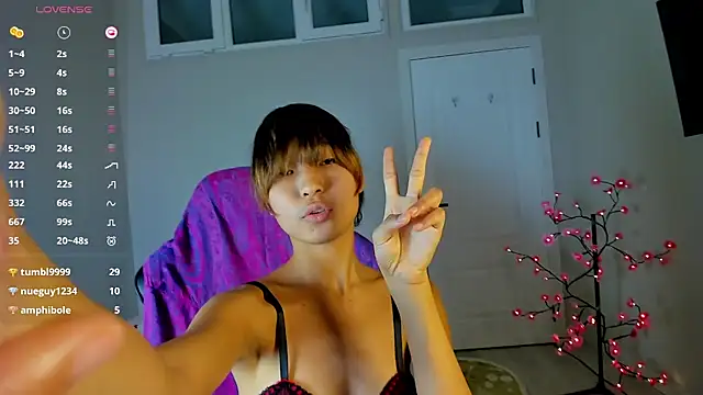 Lihnpham - Striptease all naked