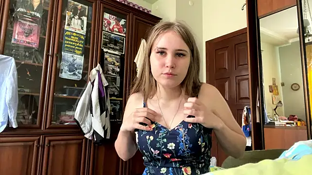 MileyRRoys - Show off my figure👗