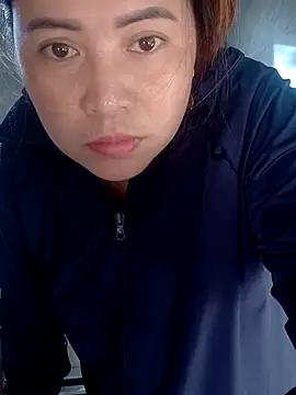 Yun_2006 - Giúp đỡ Em mùa hè nóng nực em cần ly tà