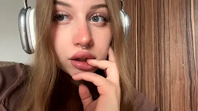 MyrtisBrighter - Show my ass and slap they