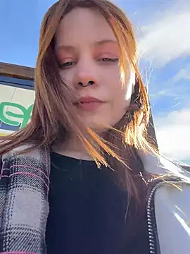 SlavicCandy - flash my underboobs in public