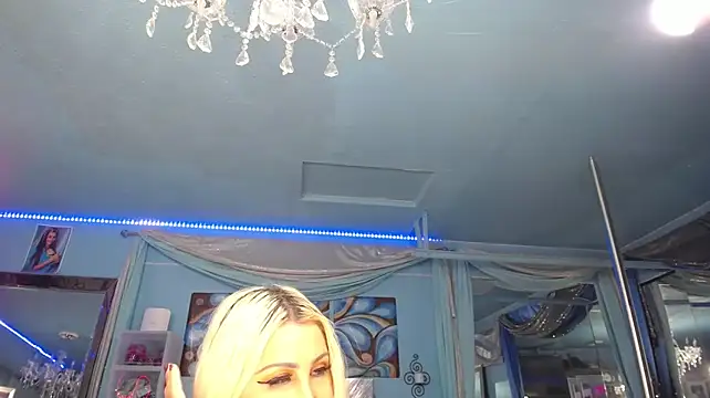 ADRIANNA_FOX - show tits