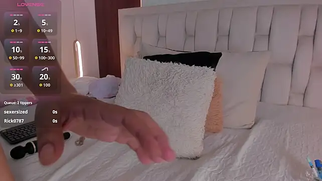 Mia_brunette26 - fuck pussy with dildo