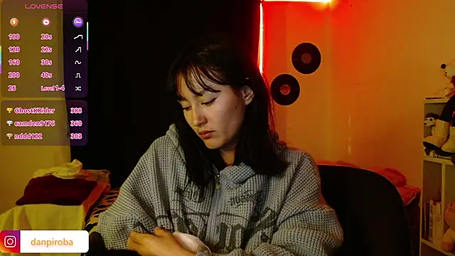 Ludo_kitty - domi inside control