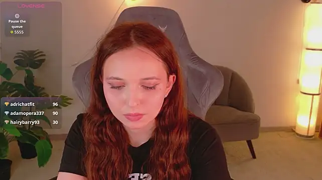 Mila__moon - Drops of water roll down the hot body