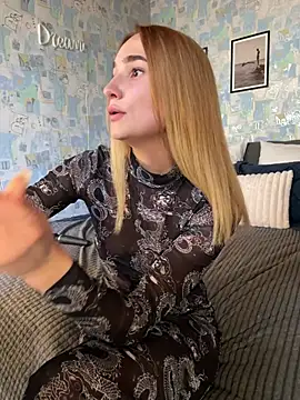 SugarDanger - Play pussy+slap outside