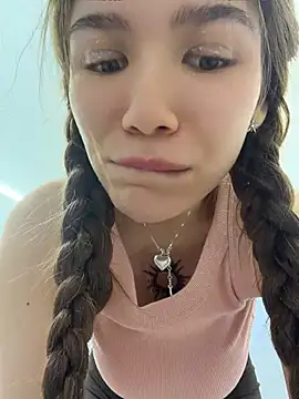 FlashTitsRoyal - SQUAT ON CAM 10 TIMES+SLAP ASS