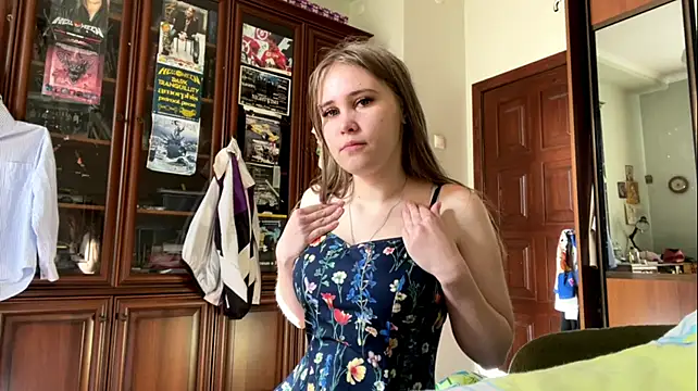 MileyRRoys - Show off my legs🦵