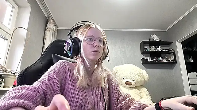 PlumyPrance - Slow teasing dance
