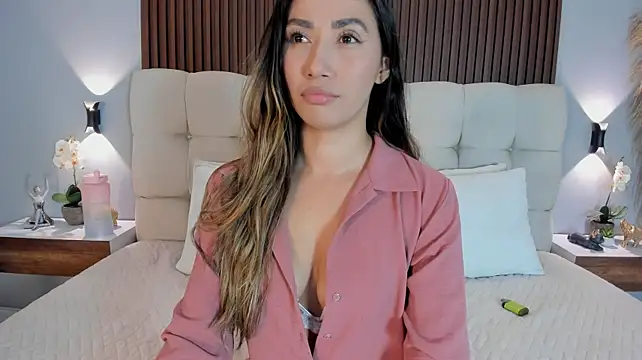 Emma23__ - put me in doggy and make me bouce my ass