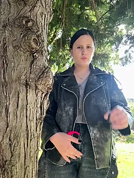 CherryBombs- - PUSI PLAY: ONE GIRL IN PARK/LT CHOOSE