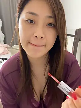 Xinyue-888 - 脱衣服抖胸一分钟