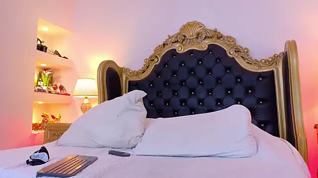 AryCorinne