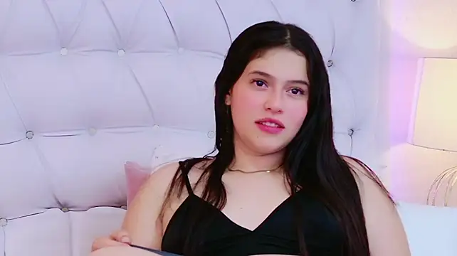 CarolineOlsen - Squeeze nipples 🥵