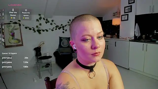 AmiableMuffleGirl - eye contact handjob