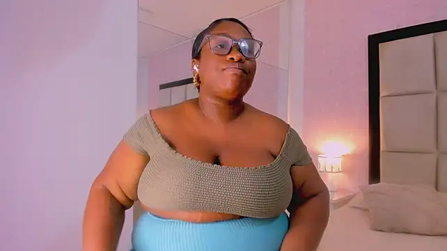 TreisyVixen - striptease