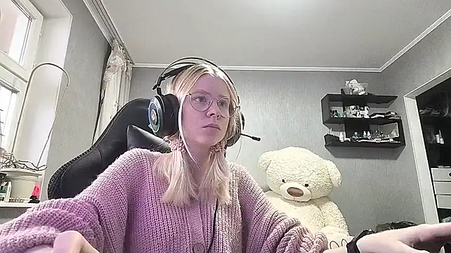 PlumyPrance - Slow teasing dance
