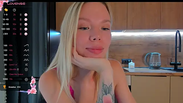 Olivia_Bells - take off the top😛😋
