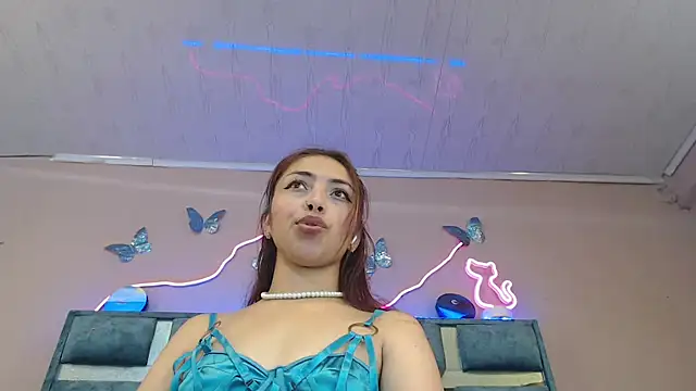 Sofia_Hot- - 🎀MASTURBATION WITH FINGERS+PLUG💗