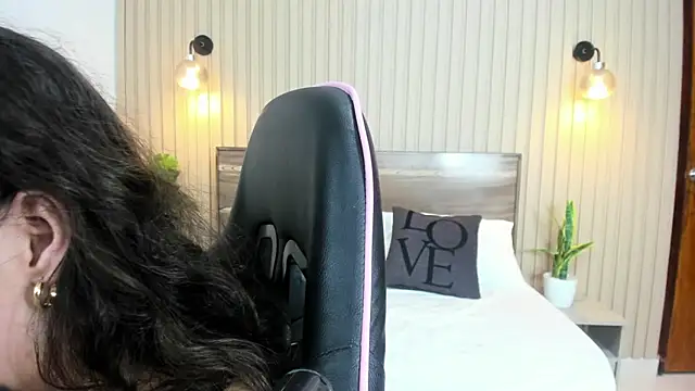 Valeryn__rosse - Play gently with my clothes