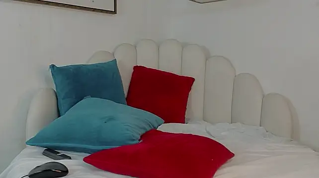 Cassandra_Armani - Play torso and open asshole 💜🔥