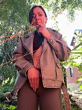 CherryBombs- - A DILDO IN THE PUSSY 1GERL/LT CHOOSE