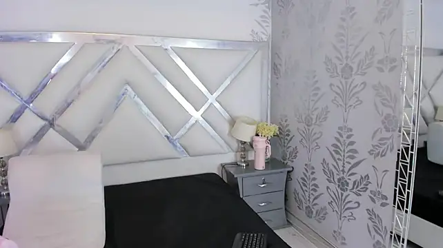 Khloeblake - SLOW TEASING KISSES 💋