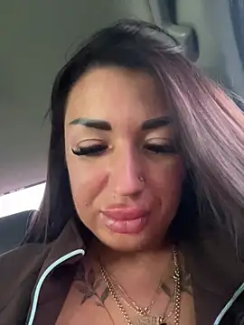 RuslanaXX - Squirt now people go close