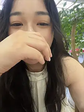 Luna-girl - 坐男人腿上问他有没有反应