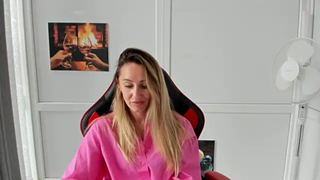 LilyDreamm - I want to buy myself new cosmetics