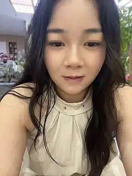 Luna-girl - 坐男人腿上问他有没有反应