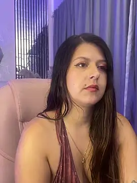 Liss_black - a little oil on those tits + they bounce