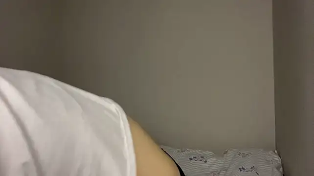 SibleyBurner - Show off my collarbones for you