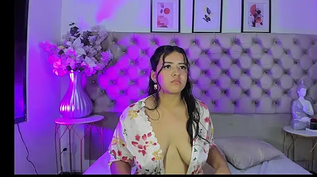 BelisaBrown - Spitting on breasts and sucking them🤤