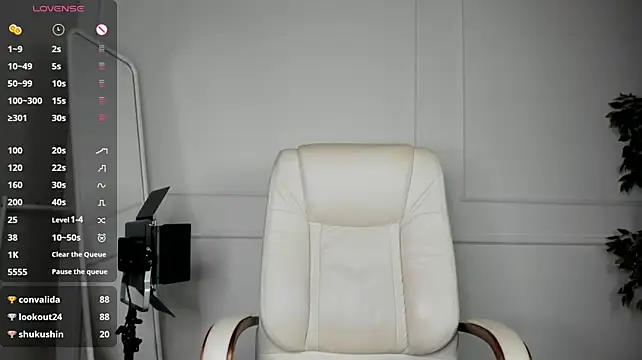 Jenny_Harrington - show boobs