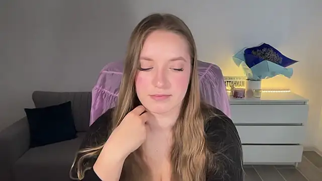 EvaMaddison - show tongue