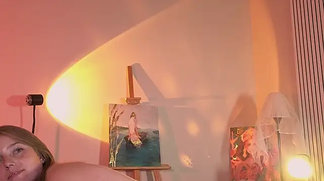 Mary_ton - play wih pussy in doggy