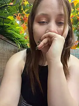 SlavicCandy - make little kitty moan in food court
