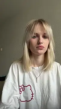 LizzettMorty - Playful lipstick👅