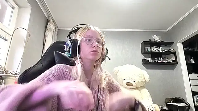 PlumyPrance - Slow teasing dance